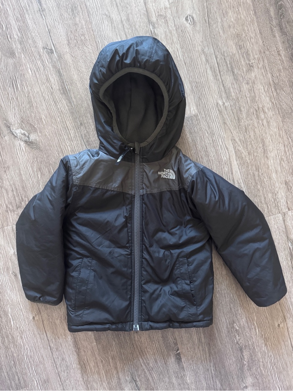 The North face reversible coat 3t EUC